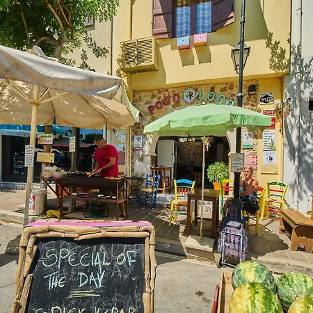 Poco Loco فندق مبيت وإفطار 4*