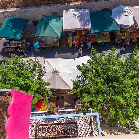 Poco Loco فندق مبيت وإفطار